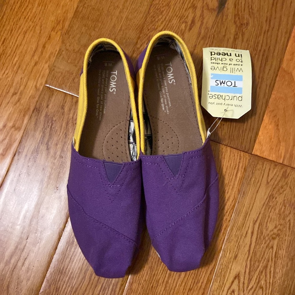 NWT TOMS LSU